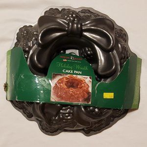Nordic Ware Holiday Wreath Bundt Cake Pan